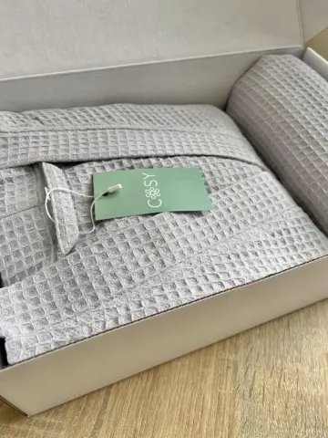 Чоловічий подарунковий набір «Gentleman's Comfort» (халат і рушник), сірий