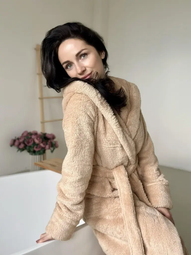 Халат унісекс з велсофту з капюшоном «Cuddle», бежевий — фото 3