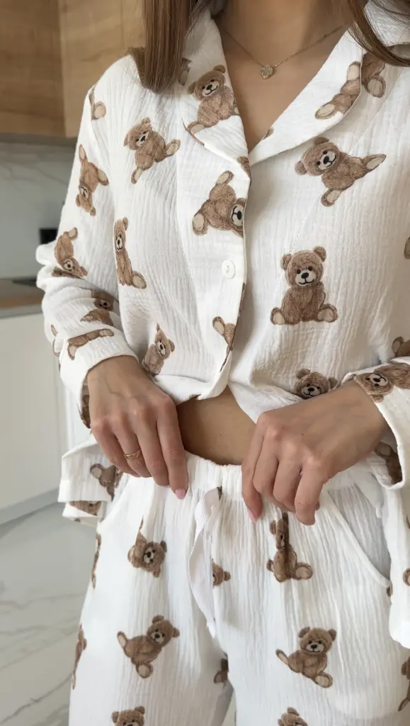Жіноча піжама з мусліну з ведмедиками «Teddy» (сорочка і штани), молочна — фото 8