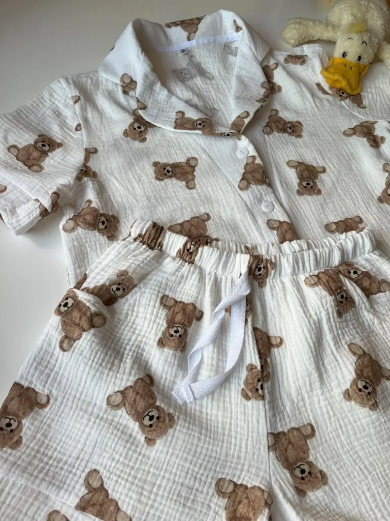 Жіноча піжама з мусліну з ведмедиками з шортами «Teddy», біла — фото 7