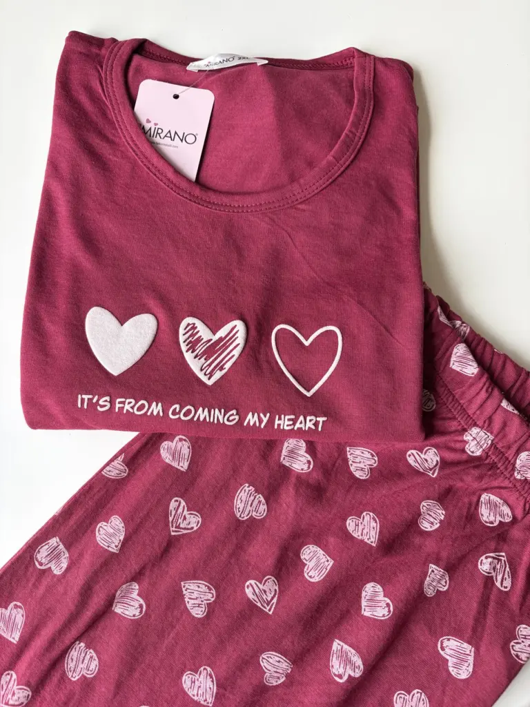 Жіночий домашній комплект з трикотажу великих розмірів «From My Heart» (футболка і штани), бордовий — фото 2